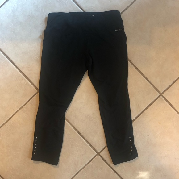 Nike dri-fit running capris - Picture 2 of 2